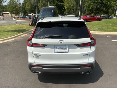 Used 2024 Honda CR-V Sport image 9
