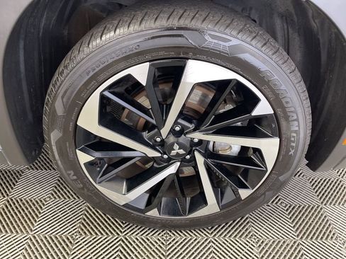 Used 2024 Mitsubishi Outlander SE Black Edition image 38