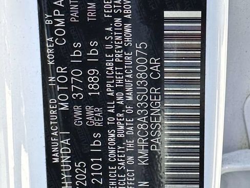 Certified 2025 Hyundai Venue SEL FWD image 34