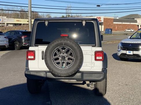Certified 2025 Jeep Wrangler Sport S image 4