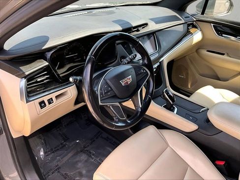 Used 2018 Cadillac XT5 FWD w/ LPO, Wheel Lock Package image 14