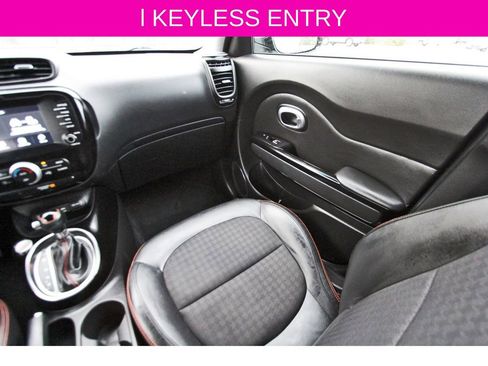 Used 2018 Kia Soul ! image 7