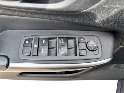Used 2021 Jeep Cherokee Latitude Lux AWD/4WD image 23