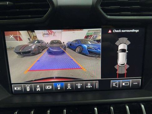 Used 2019 Lamborghini Urus AWD/4WD image 45