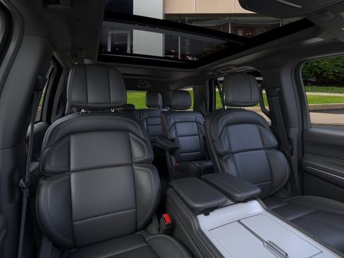 New 2026 Lincoln Navigator Reserve AWD/4WD image 10
