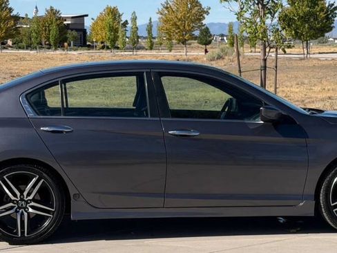 Used 2017 Honda Accord Sport image 5