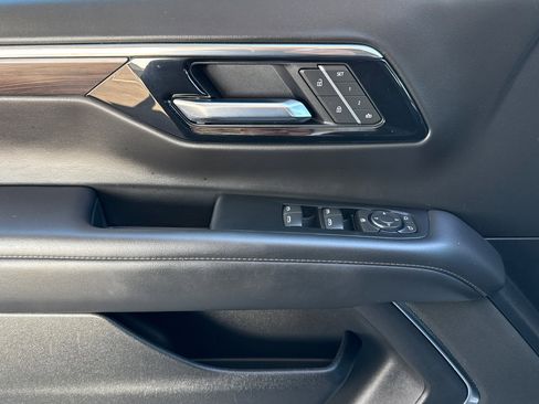 Used 2025 Chevrolet Tahoe Z71 image 12