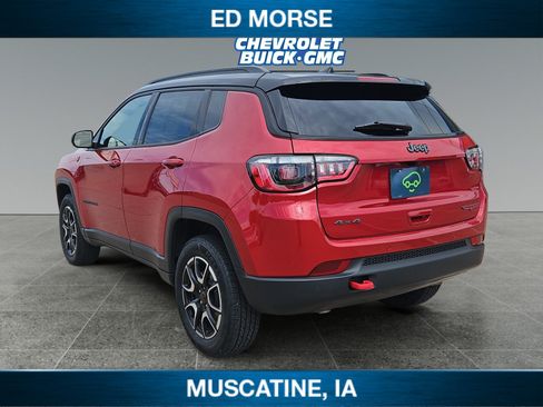Used 2025 Jeep Compass Trailhawk AWD/4WD image 3