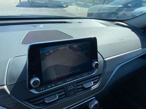 Used 2025 Nissan Altima 2.5 SV image 23