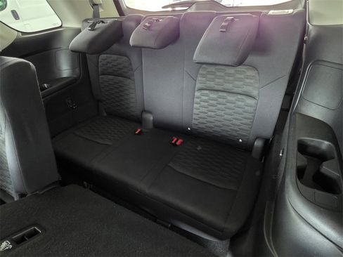 Used 2022 Nissan Pathfinder SV image 13