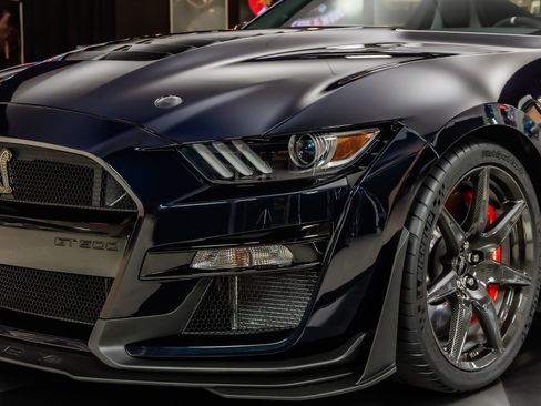 Used 2021 Ford Mustang Shelby GT500 w/ Carbon Fiber Track Pack RWD image 28