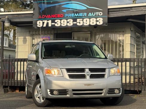Used 2010 Dodge Grand Caravan SXT FWD image 1