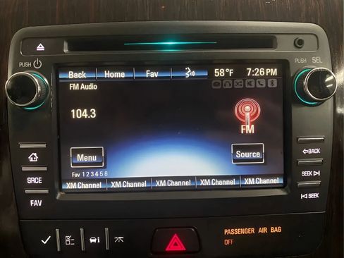 Used 2016 Chevrolet Traverse LT w/ Style and Technology Package FWD image 22