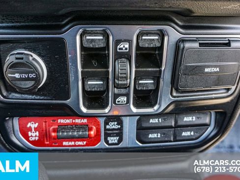 Used 2024 Jeep Wrangler Rubicon image 41