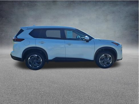 Used 2025 Nissan Rogue SV FWD image 10