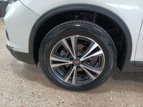 Used 2018 Nissan Rogue SL image 35