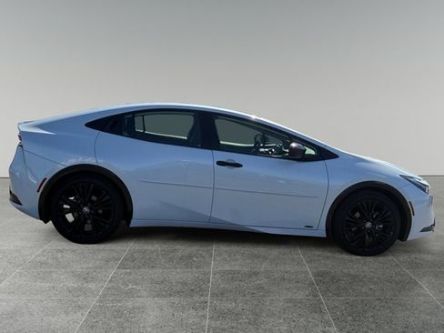 Used 2025 Toyota Prius AWD image 6
