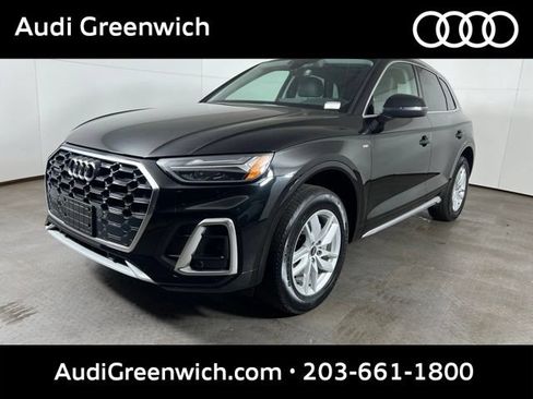 Used 2023 Audi Q5 2.0T Premium w/ Convenience Package AWD/4WD image 3