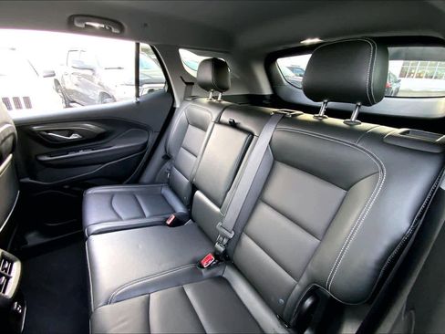 Used 2022 GMC Terrain SLT image 19