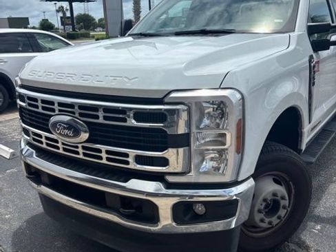 Used 2025 Ford F350 XLT AWD/4WD image 3