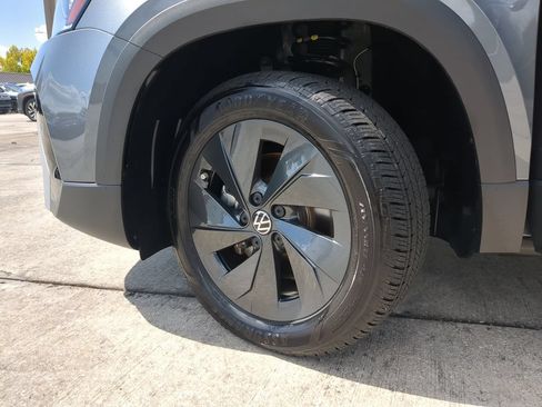 Certified 2025 Volkswagen Taos S FWD image 30