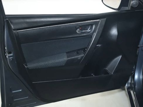 Used 2018 Toyota Corolla LE image 15