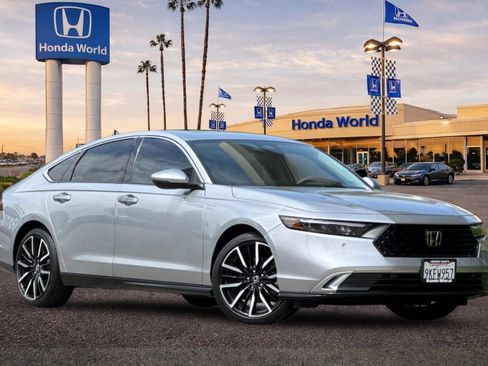 Used 2024 Honda Accord Touring image 2