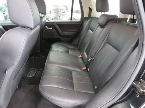 Used 2015 Land Rover LR2 AWD/4WD image 13