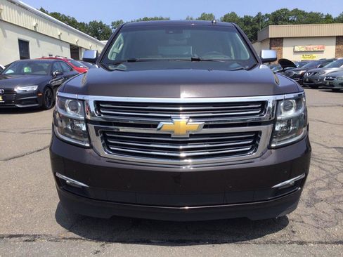 Used 2018 Chevrolet Suburban Premier image 2