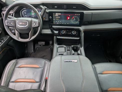Used 2024 GMC Sierra 2500 AT4 w/ AT4 Premium Plus Package image 9