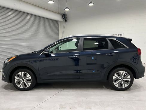 Used 2022 Kia Niro EX image 5