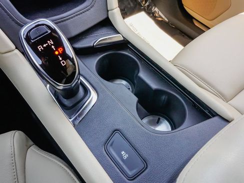 Used 2019 Cadillac XT5 FWD image 16