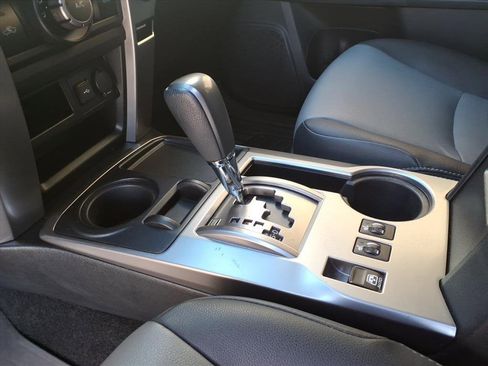 Used 2022 Toyota 4Runner SR5 Premium image 24