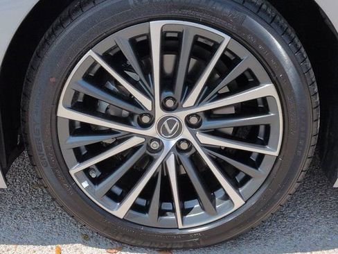 Used 2025 Lexus ES 350 w/ Premium Package FWD image 12