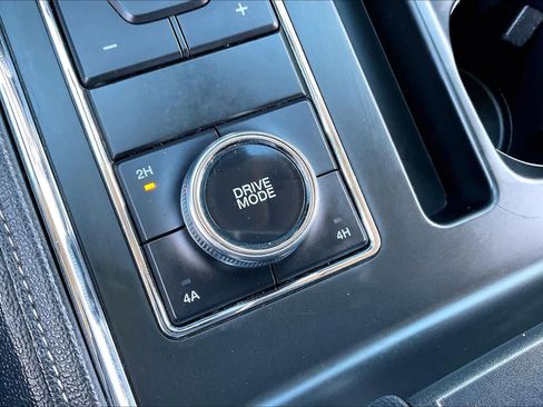 Used 2024 Ford Expedition Max XLT image 33