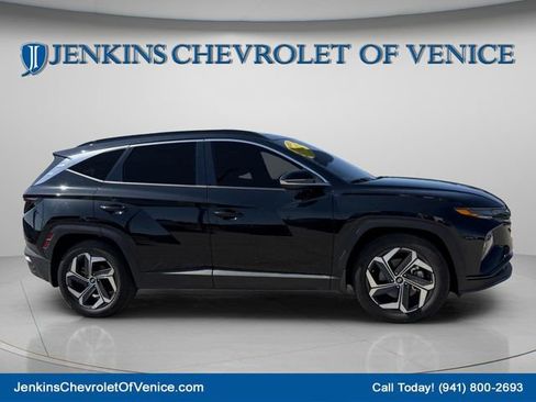 Used 2023 Hyundai Tucson Limited FWD image 2