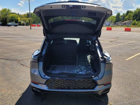 New 2025 Chevrolet Equinox EV RS w/ Convenience Package II image 11