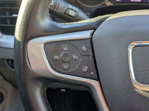 Used 2023 GMC Terrain SLT image 17