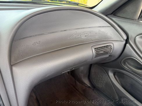 Used 2002 Ford Mustang Convertible RWD image 64