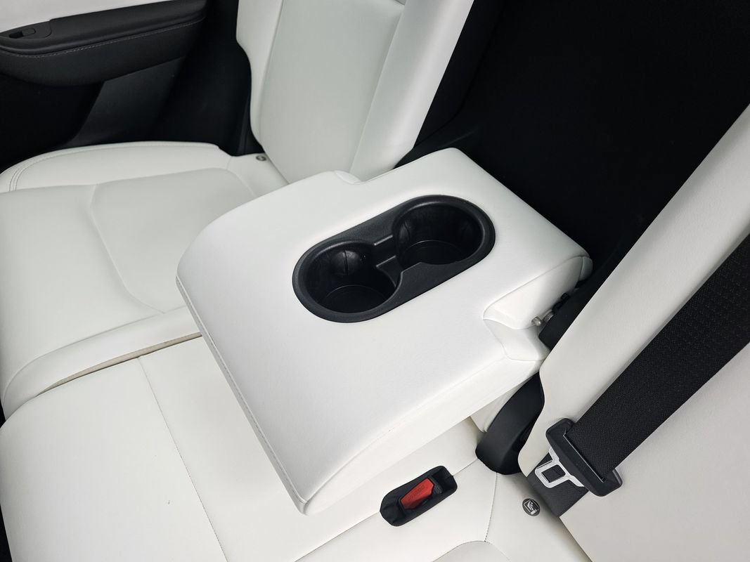 Used 2022 Tesla Model Y Long Range AWD/4WD image 22