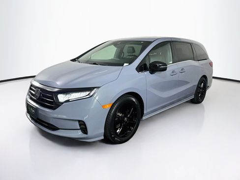 Used 2023 Honda Odyssey Sport image 3