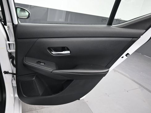 Used 2023 Nissan Sentra SV FWD image 32
