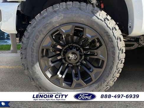New 2026 Ford F250 Lariat w/ Black Appearance Package AWD/4WD image 9