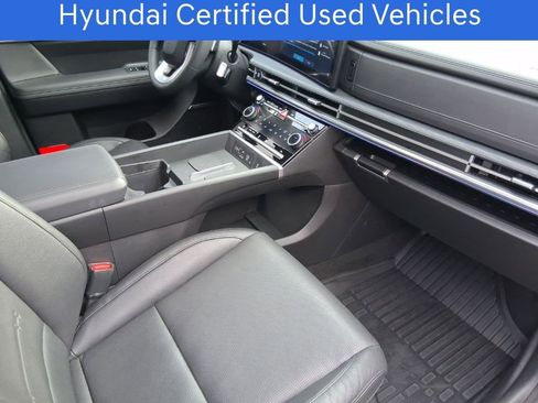 Used 2025 Hyundai Santa Fe Limited image 8