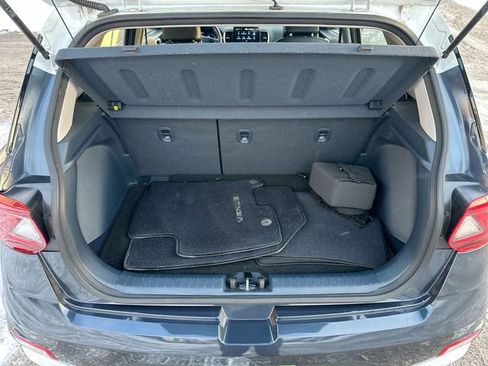 Used 2023 Hyundai Venue Limited w/ Cargo Package image 22