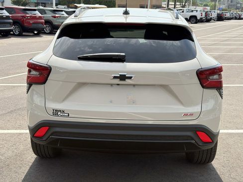 New 2026 Chevrolet Trax RS w/ Sunroof Package FWD image 13