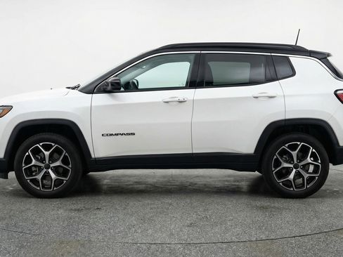 Used 2025 Jeep Compass Limited image 5