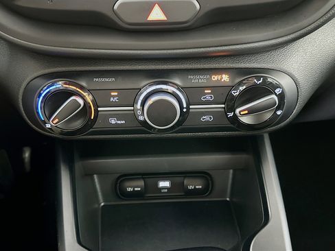 Used 2025 Kia Soul LX w/ LX Technology Package image 23