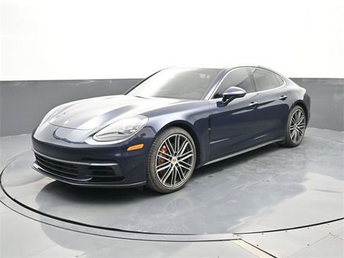 Used 2018 Porsche Panamera 4S image 1