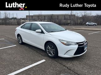 Used 2017 Toyota Camry SE video 1